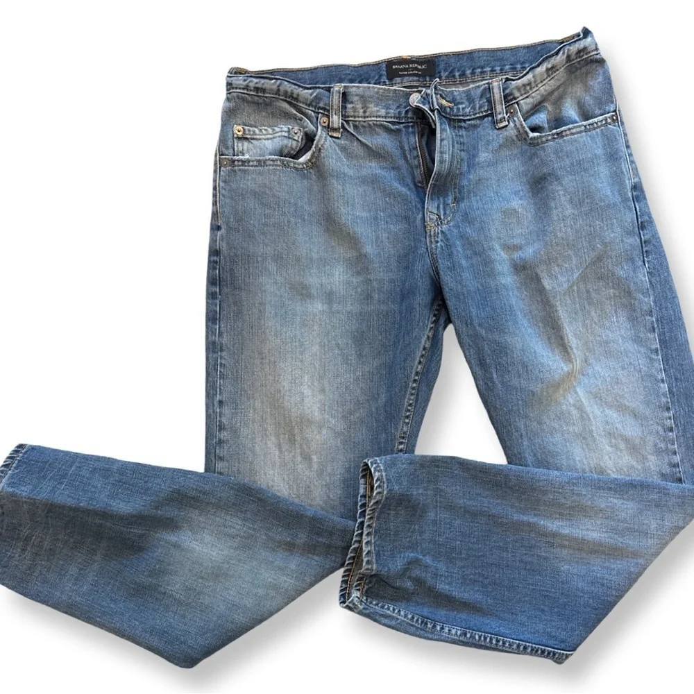 BANANA REPUBLIC Men's Vintage Straight Fit Blue Jeans